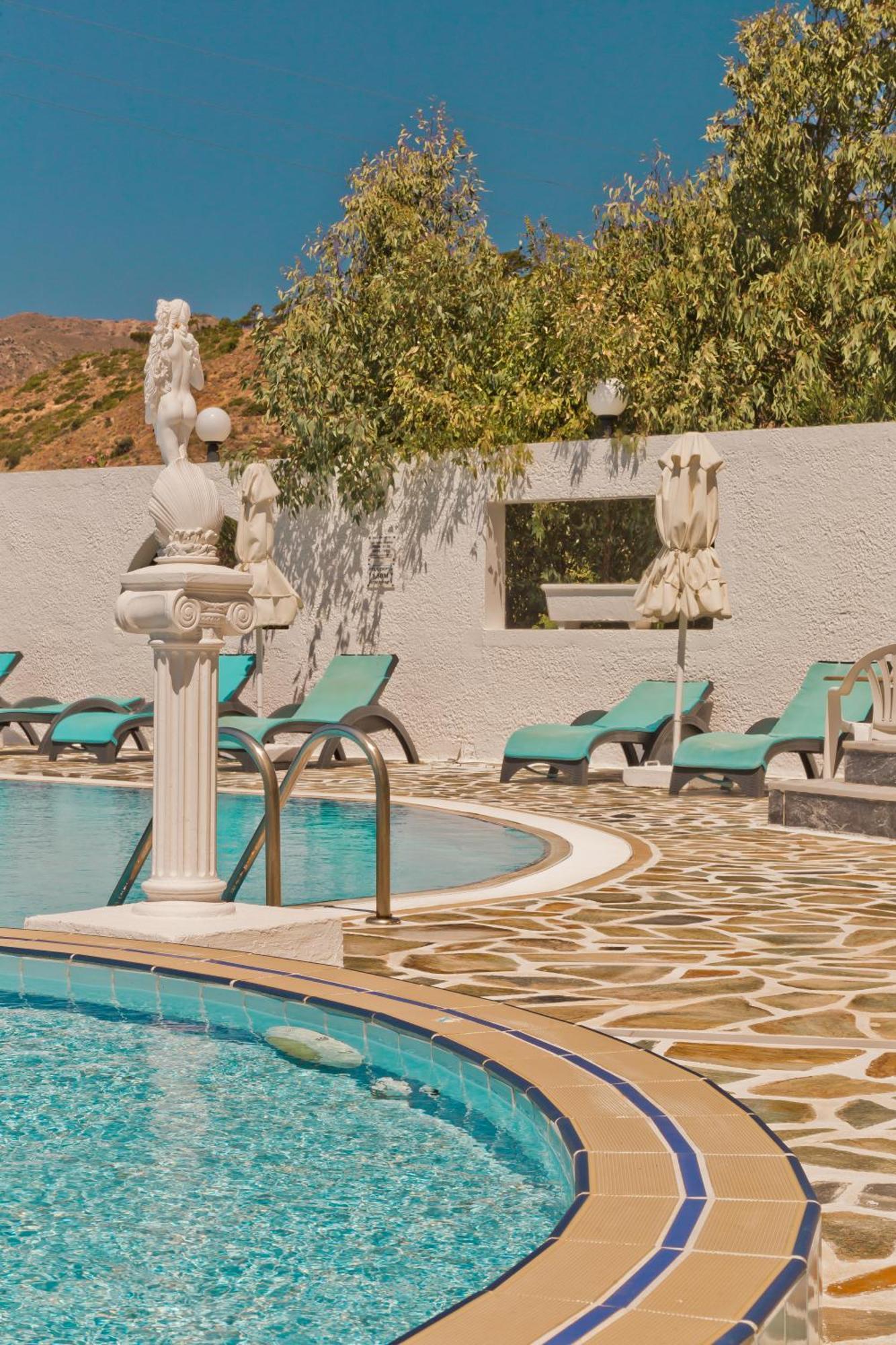 Blue Bay Hotel Karpathos Exterior photo