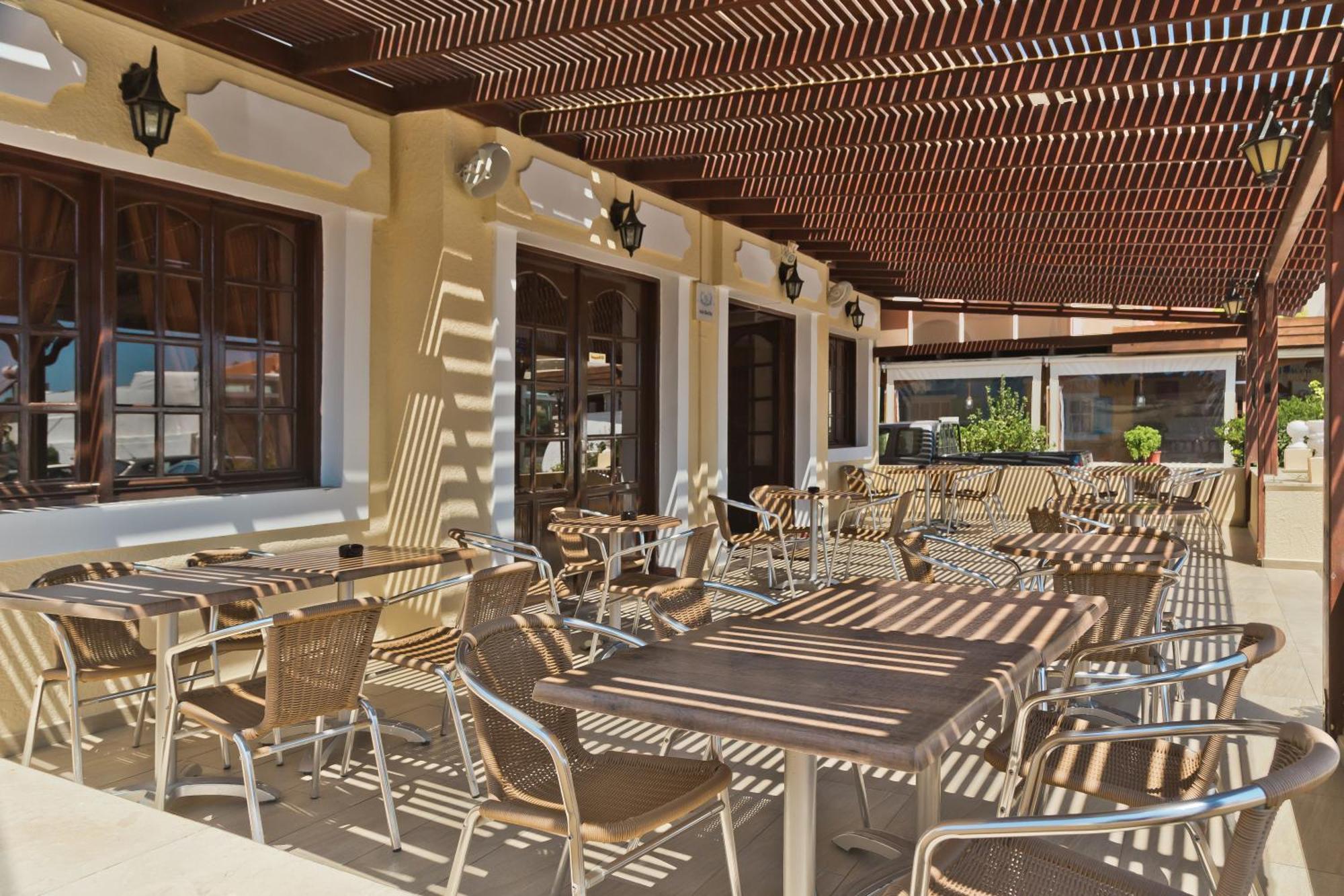 Blue Bay Hotel Karpathos Exterior photo